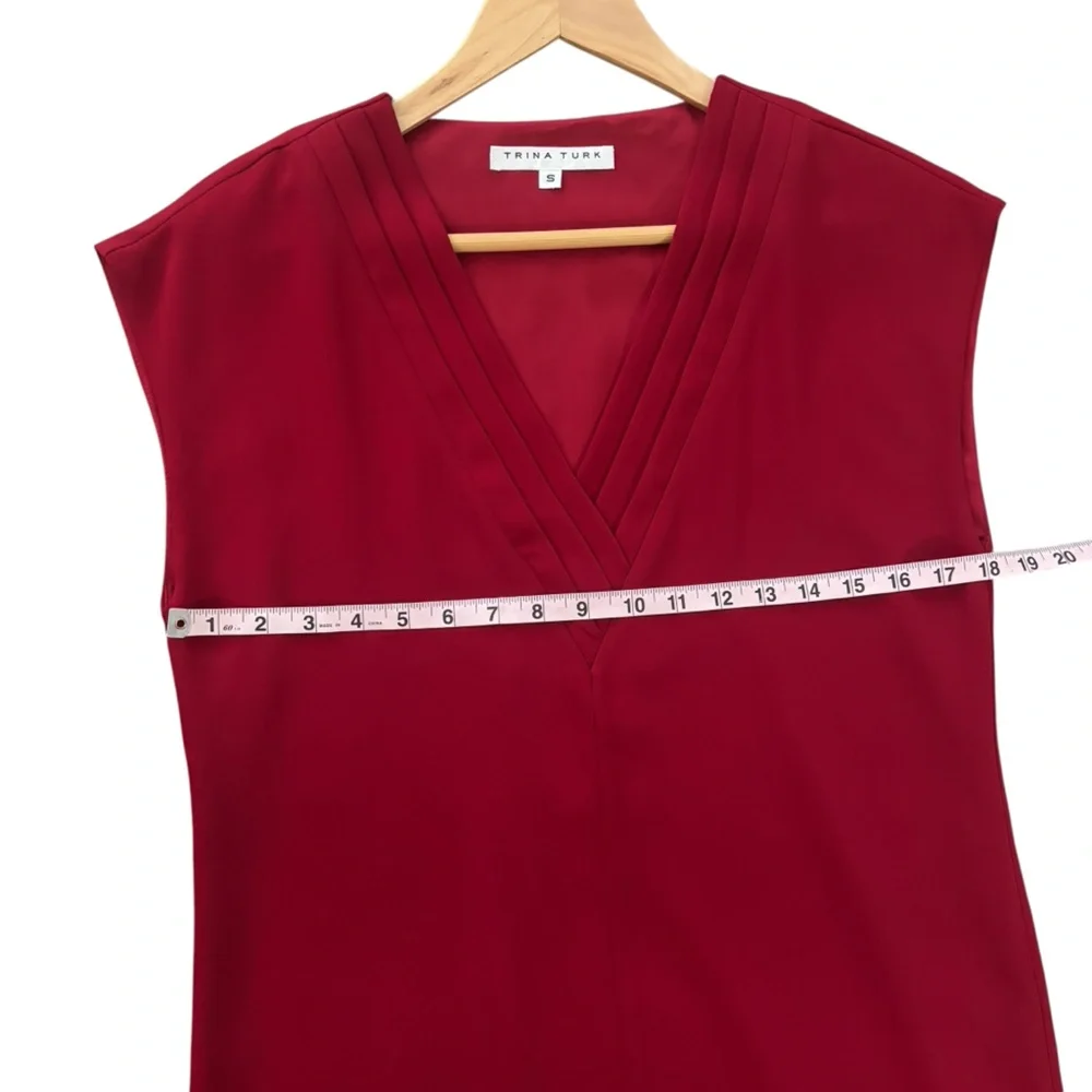 Trina Turk Zula Double Georgette Pleated V-Neck Cap Sleeve Shift Dress - Picture 13 of 14